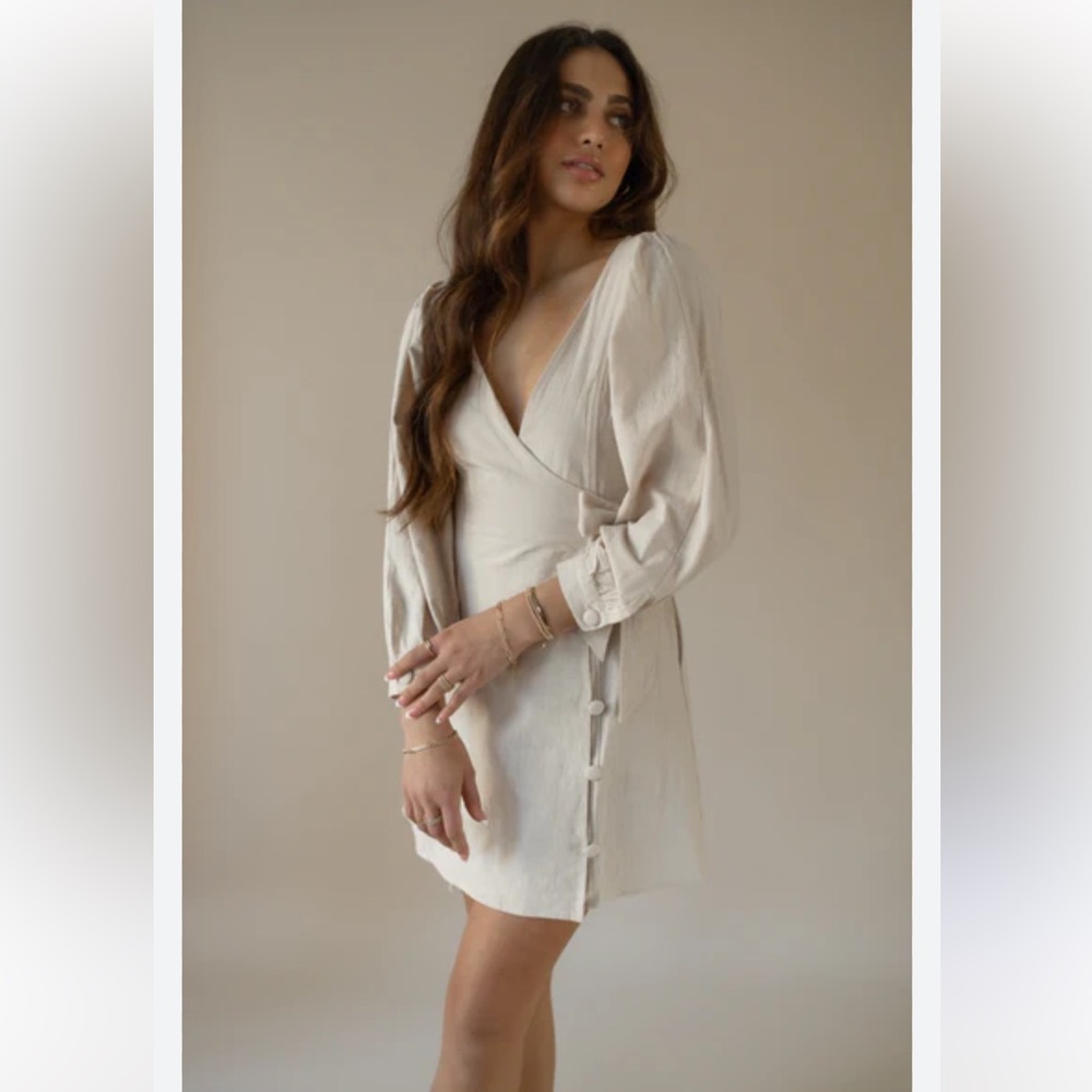 Fanco Creamy White Linen Feel Surplice Neck Button Detail Wrap Mini Dress NWT